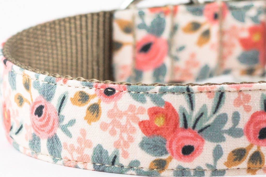 Load image into Gallery viewer, Rosa Floral Peach Leash
